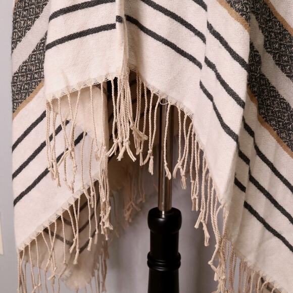 BCBGeneration Poncho Womens One Size Ivory Striped Fringe Hooded Cape bcbg - Picture 10 of 13